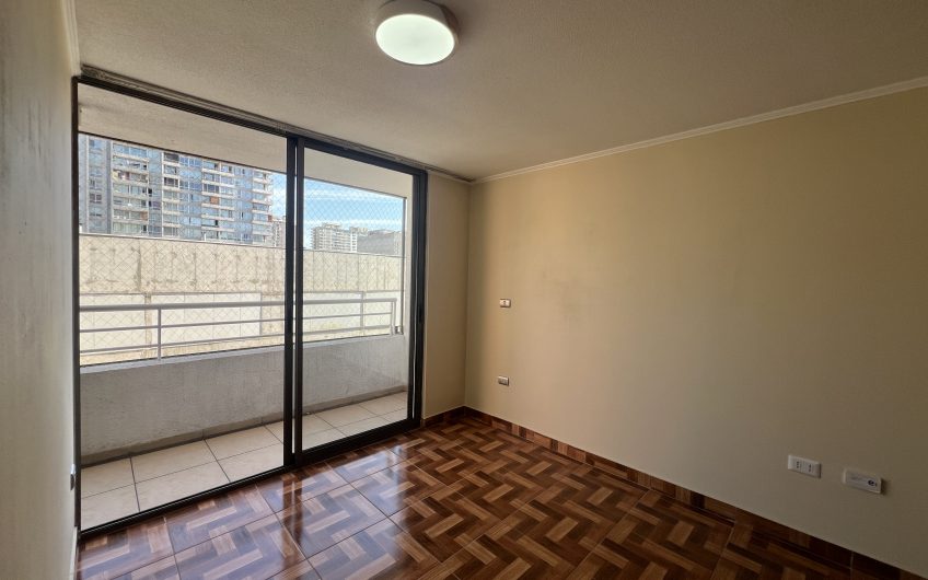 OPORTUNIDAD – Un dormitorio -dos ambientes- a pasos Metro U. de Chile