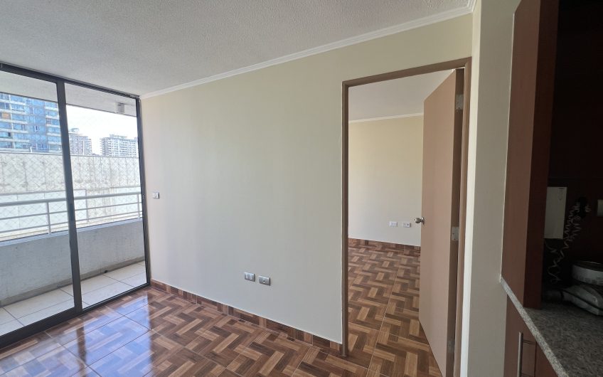 OPORTUNIDAD – Un dormitorio -dos ambientes- a pasos Metro U. de Chile
