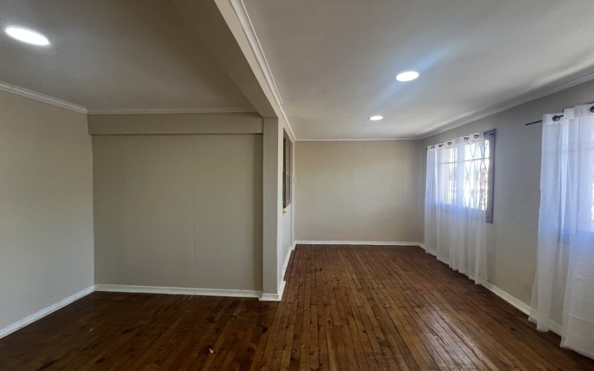 Amplia casa en San Joaquin